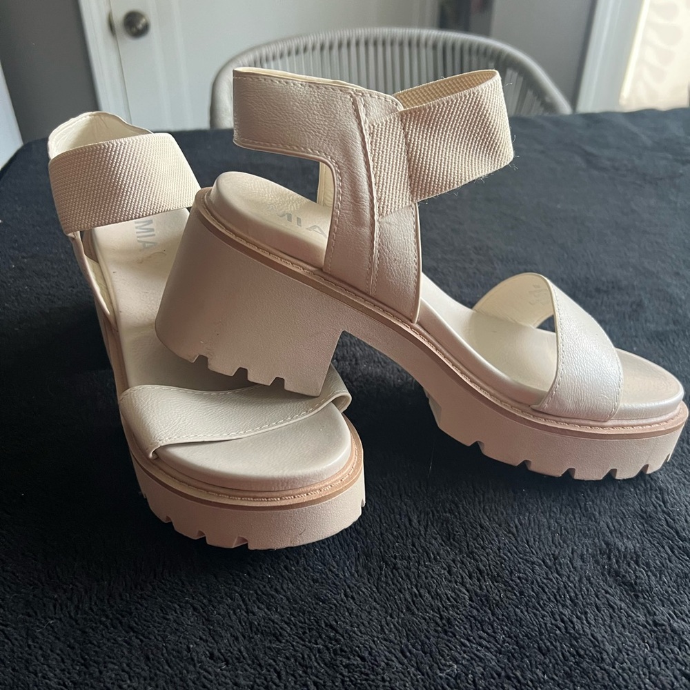 Women's Cream Platform Sandals